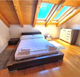 9 Bedroom Villa with Pool and Sea Views in Cavtat, sleeps 18